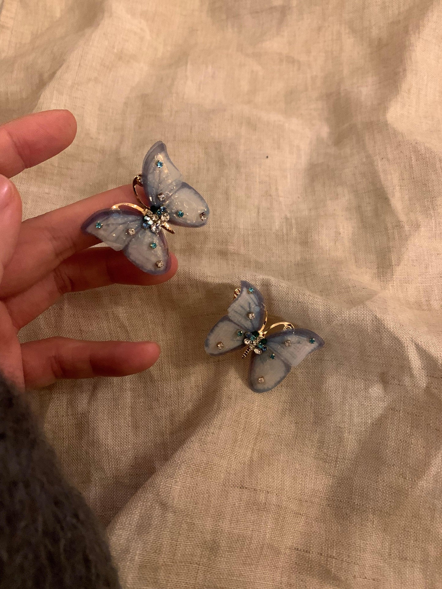 Imitation pearl necklace and Blue butterfly earrings - Belle Jewelry