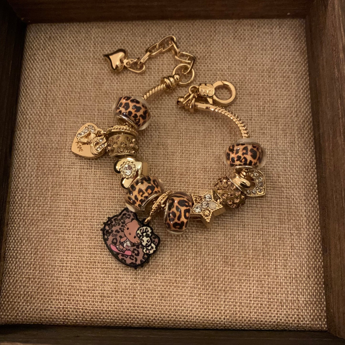 260212-New design of leopard print Kitty Pandora style bracelet