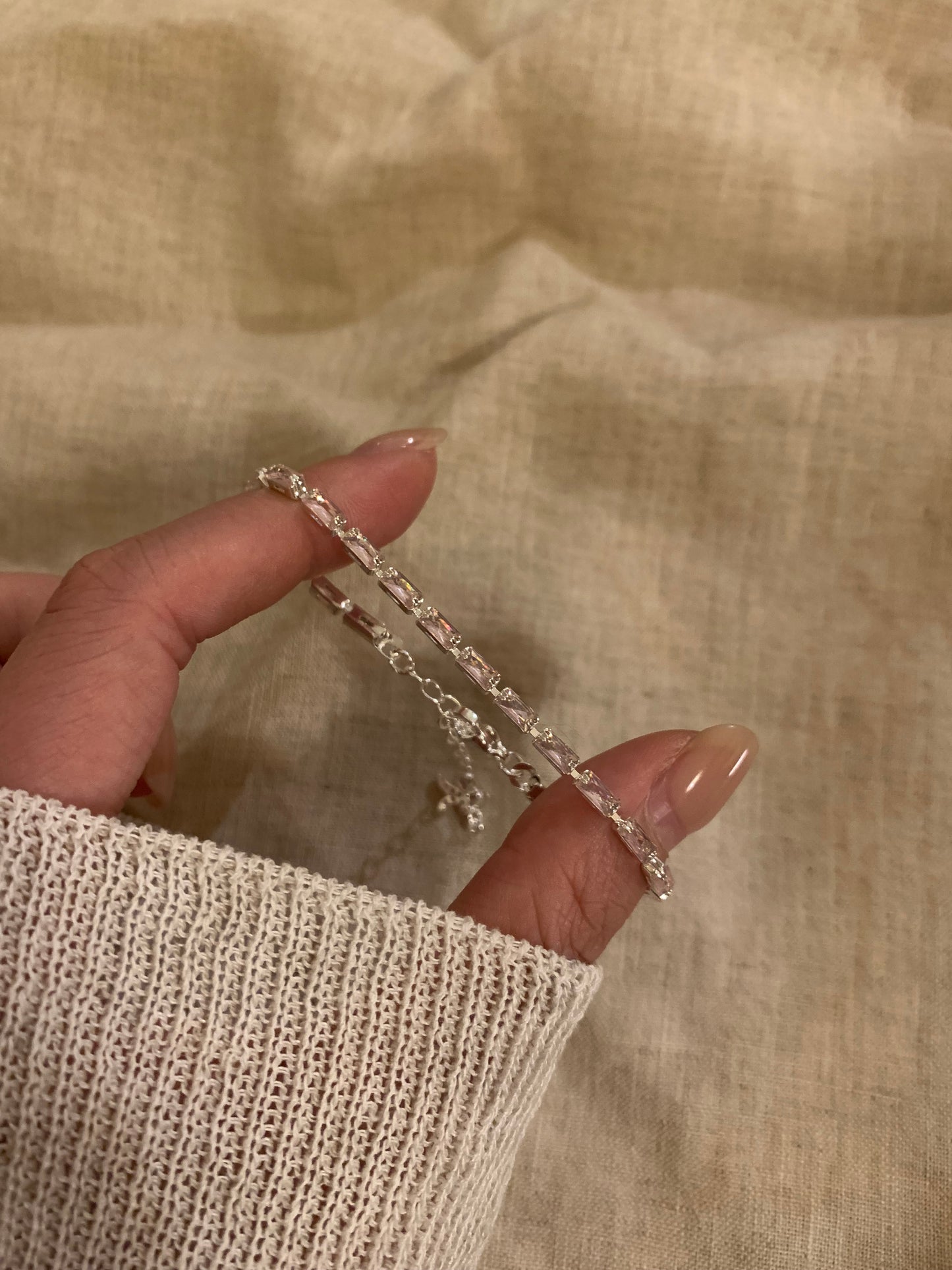 Original zircon bracelet, dopamine color, versatile for everyday wear.