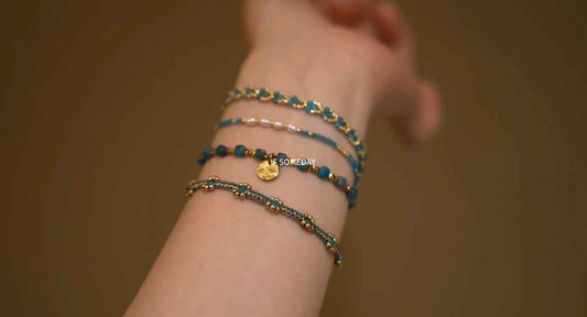 A set of four handmade pearl bracelets, which can be worn separately or stacked. ｜Belle Jewelry