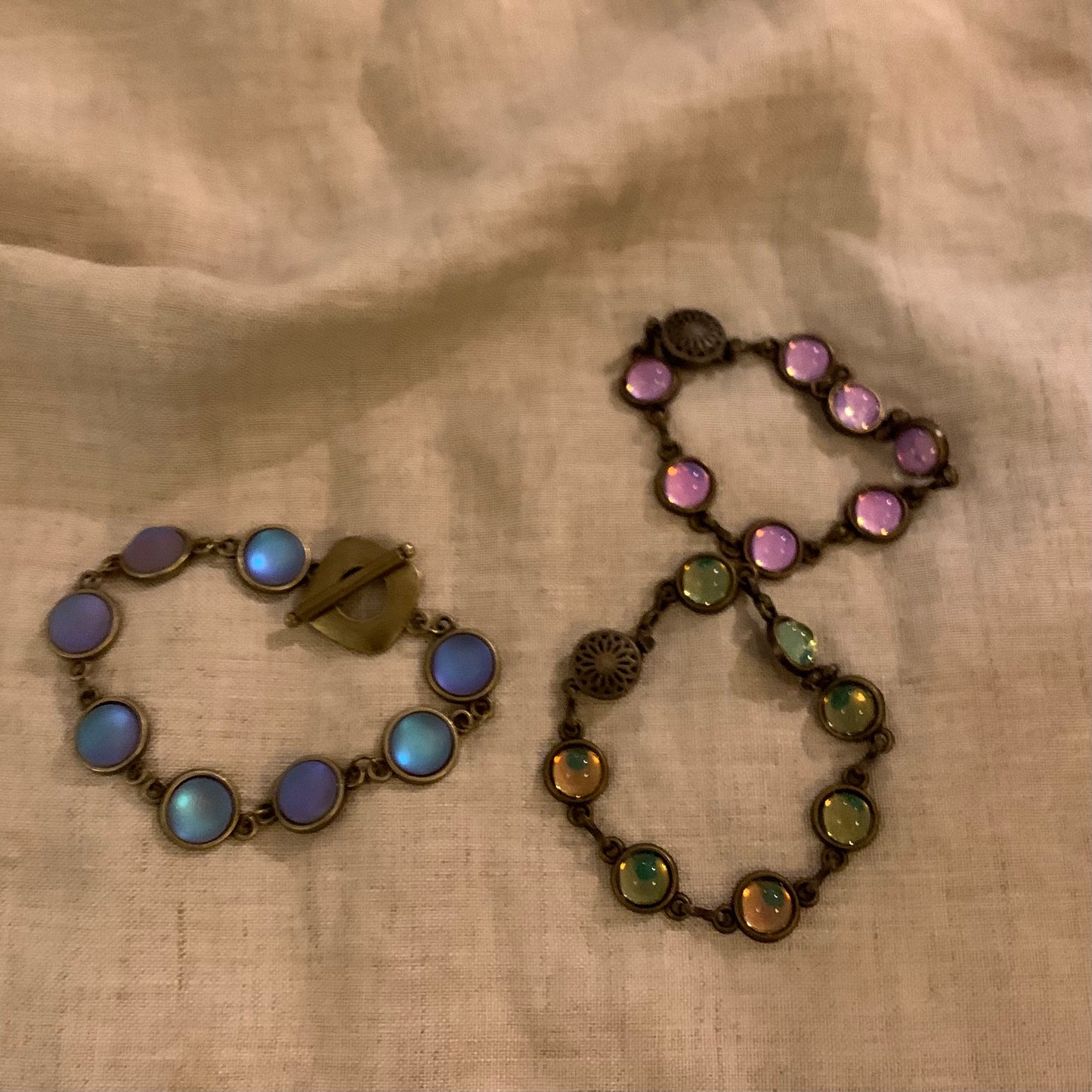 Vintage glass bracelet heavy metal design