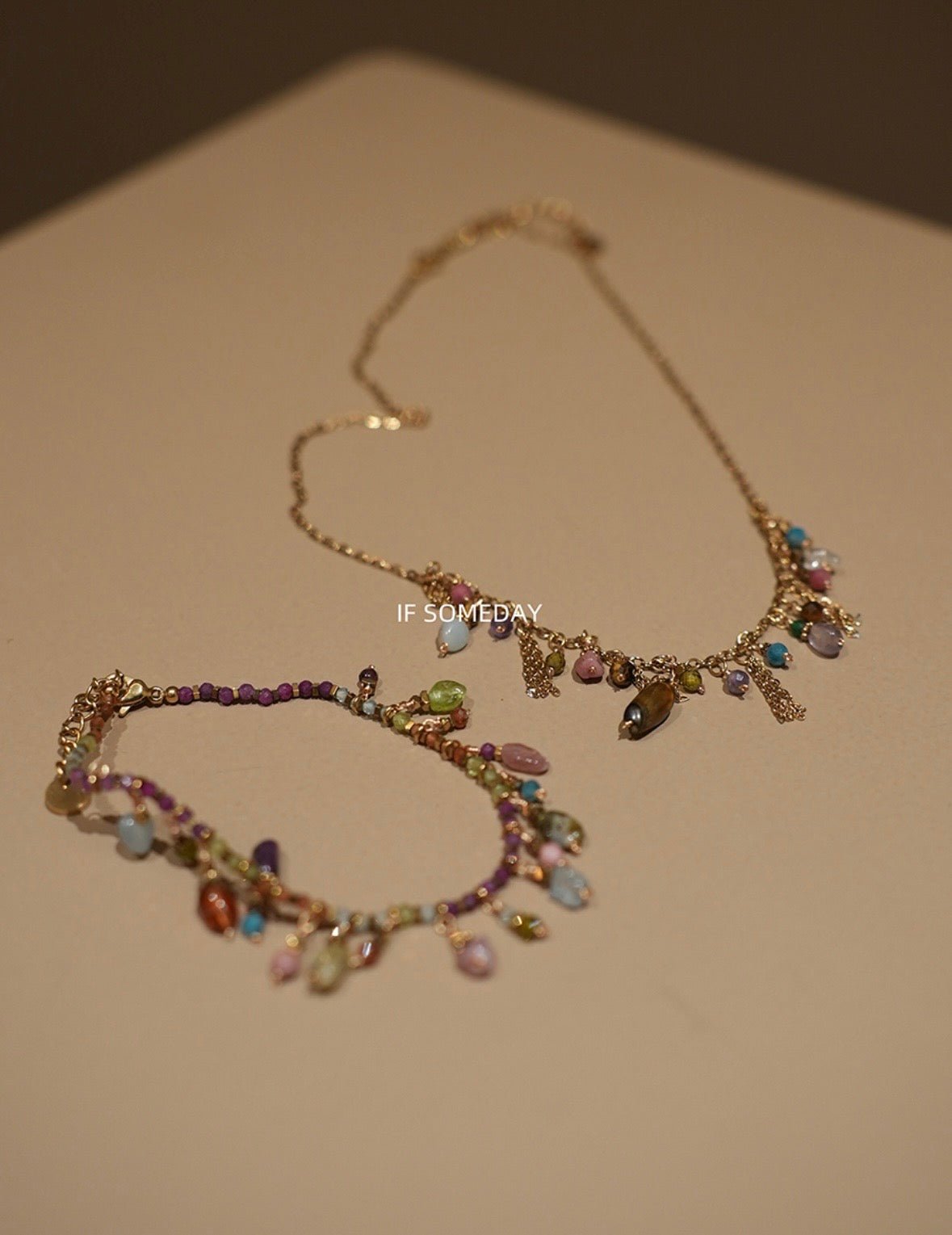 000214-Colored natural stone titanium steel chain bracelet and necklace set Original and unique designs