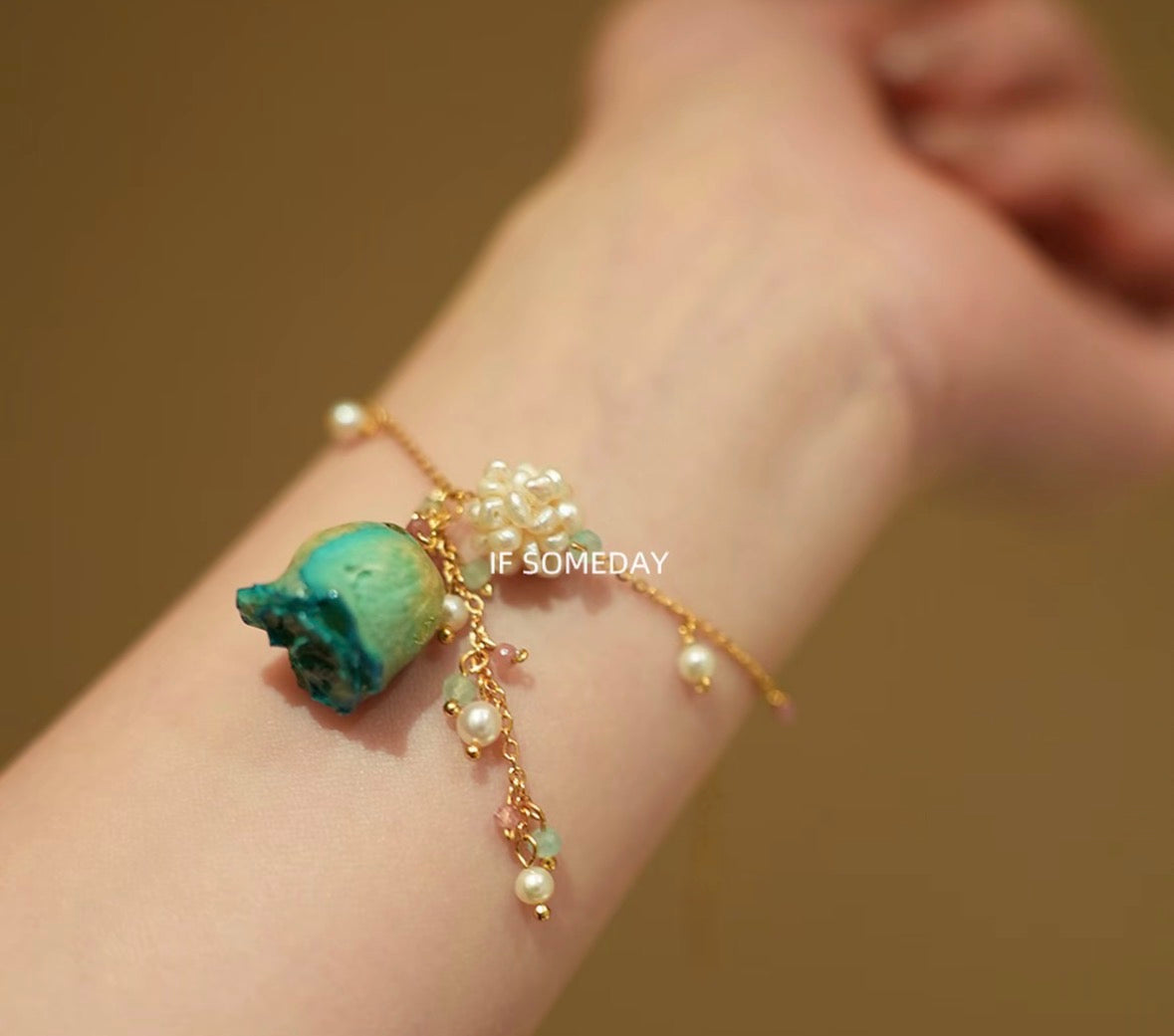 Pearl bracelet