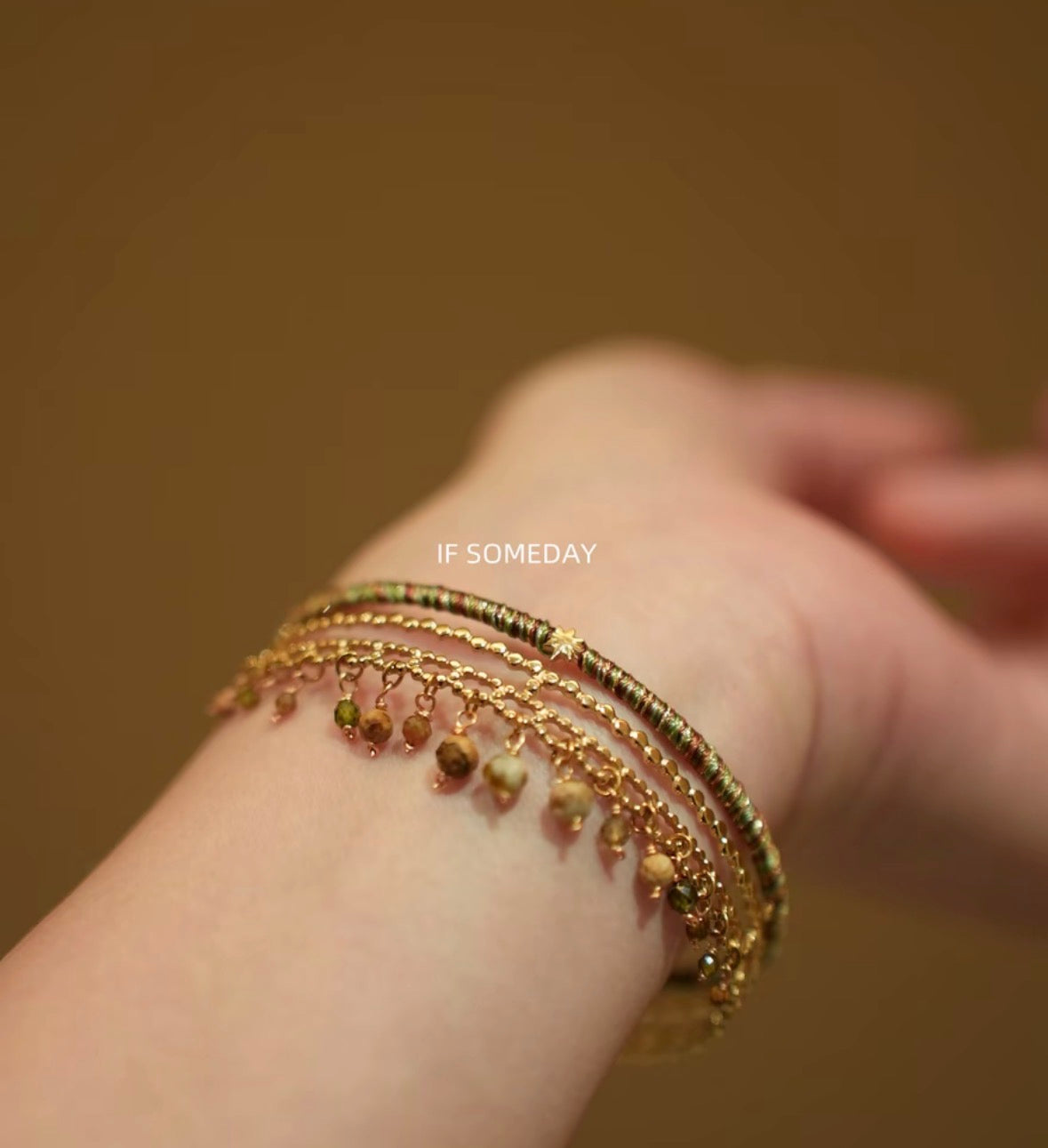 Original brass bracelet with green tassel in ethnic minority style｜Belle Jewelry
