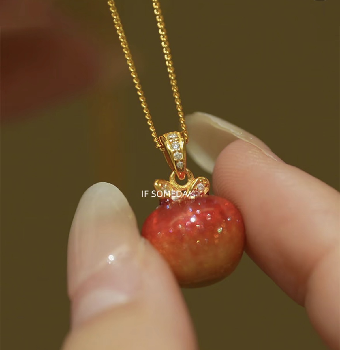 S925 Sliver Necklace with apple pendant  gold color waterproof