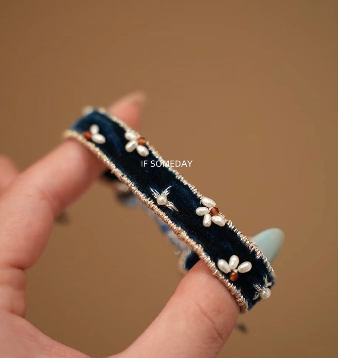 Natural pearl hand-embroidered bracelet wrist 14-19cm