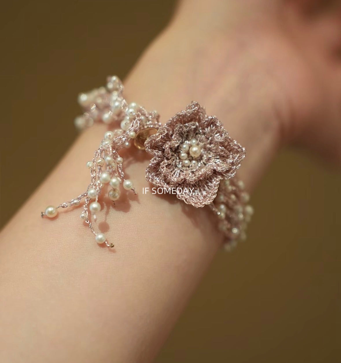 Leisure and vacation style freshwater pearl crochet camellia bracelet 13-16.5cm wrist