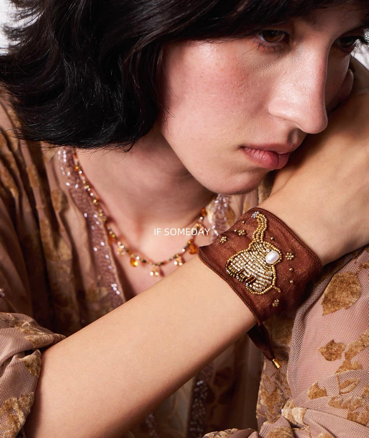IF Someday-Brown, elegant elephant hand-embroidered niche fabric vintage bracelet