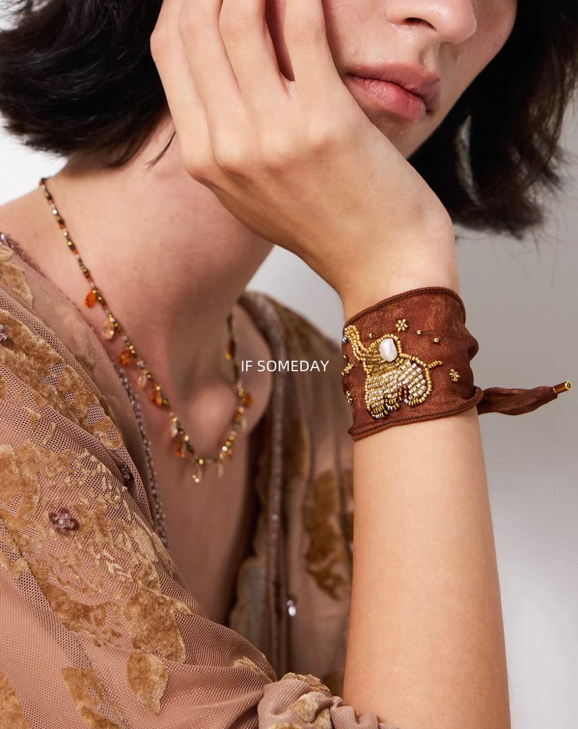 IF Someday-Brown, elegant elephant hand-embroidered niche fabric vintage bracelet