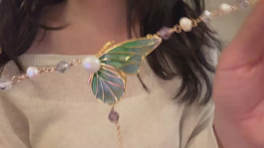 Original niche titanium steel butterfly necklace with pearl accessories, hypoallergenic